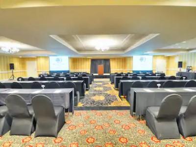 Doubletree By Hilton - Brownstone -